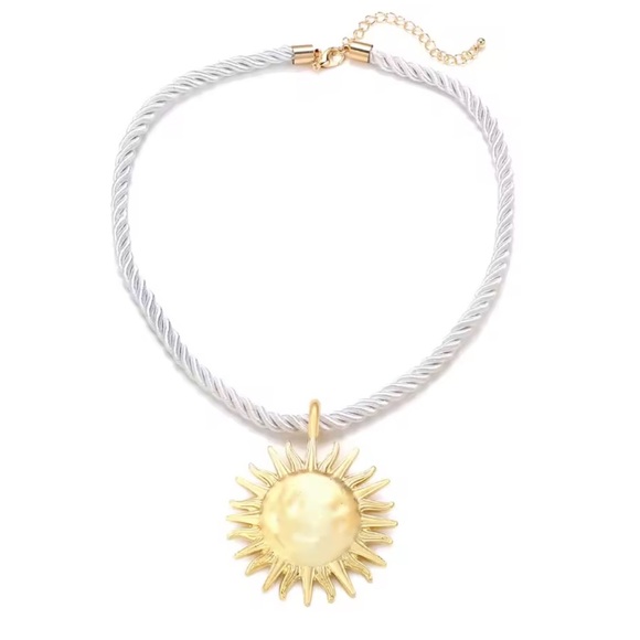 New! Gold plated Sun Pendant Necklace - Picture 4 of 7
